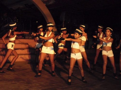 Presentación de Danzas- Guajiro y Casteconga en Cabaret La Terraza de Baracoa (2013-11-14) Zenny Martinez