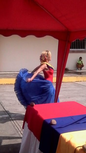 Zenny Martinez en Actividad comunitaria, danza Aguas, Venezuela (2016)