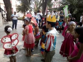 Venezuela. Actividad comunitaria- Corazón y baile, danza Color esperanza. (2016-05) Zenny MartinezVenezuela. Actividad comunitaria- Corazón y baile, danza Color esperanza. (2016-05) Zenny Martinez