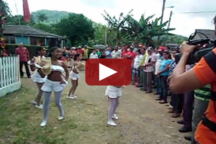 Community work in San Luis, dance: “A Bailar”. (2012-05)