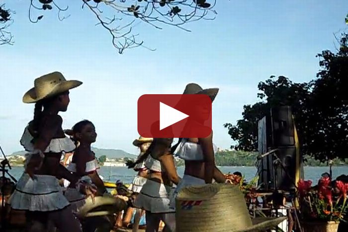 Presentación de danza “Guajiro” durante la Fiesta de las Aguas, Baracoa (2012-08-10)