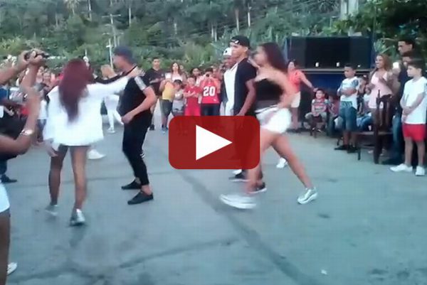 Coreografía “Ven báilalo“ en Fiesta de 15 años comunidad Jamal, Baracoa (2018-10)